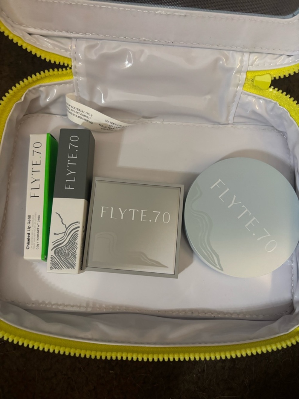 Cushion Compact & Lip Refill Set in Light Gray and Green